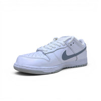 NIKE SB × Supreme Dunk Low OG QS White / Metallic Silver 27.5cm|OKUBO MEGANE