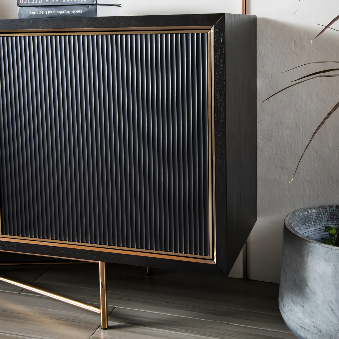 CLASSIC SIDEBOARD BLACK