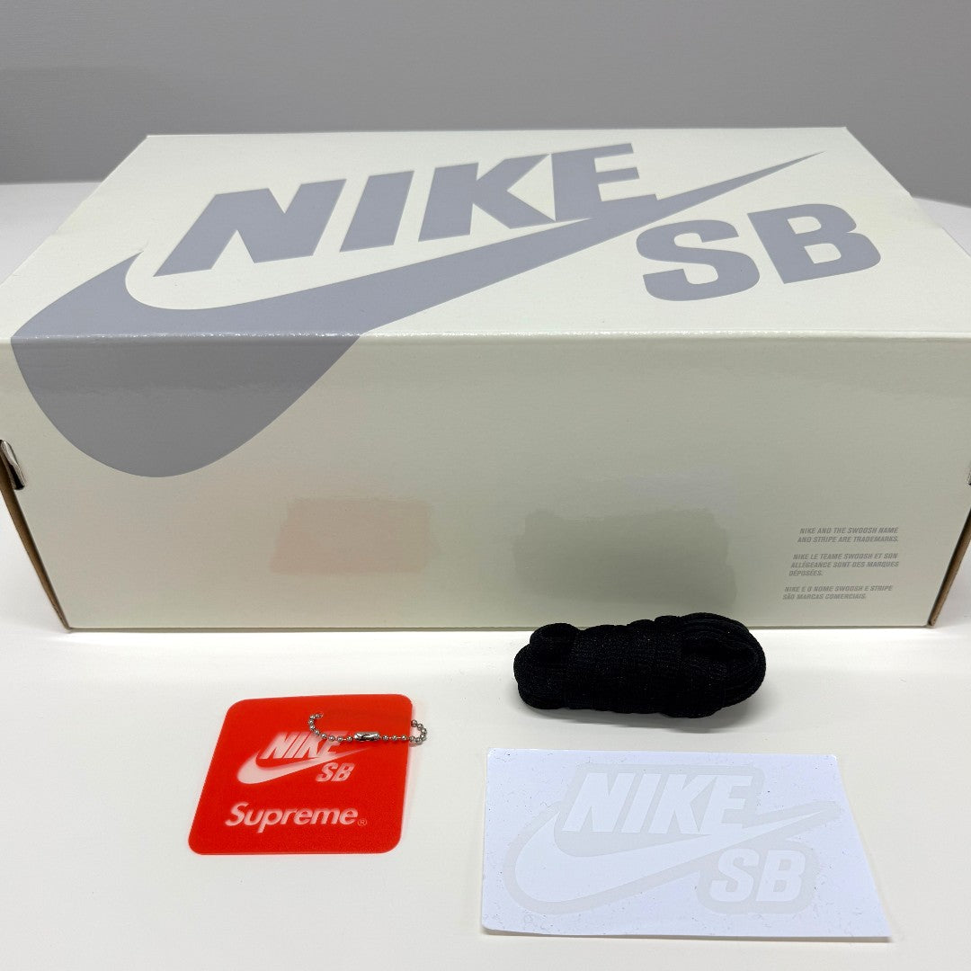 Supreme × Nike SB Dunk Low OG QS “Camper Green” 27.5cm｜OKUBO MEGANE