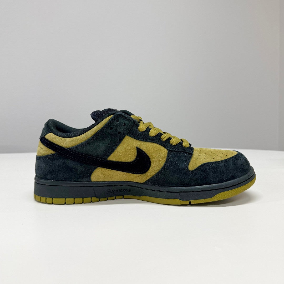 Supreme × Nike SB Dunk Low OG QS “Camper Green” 27.5cm｜OKUBO MEGANE