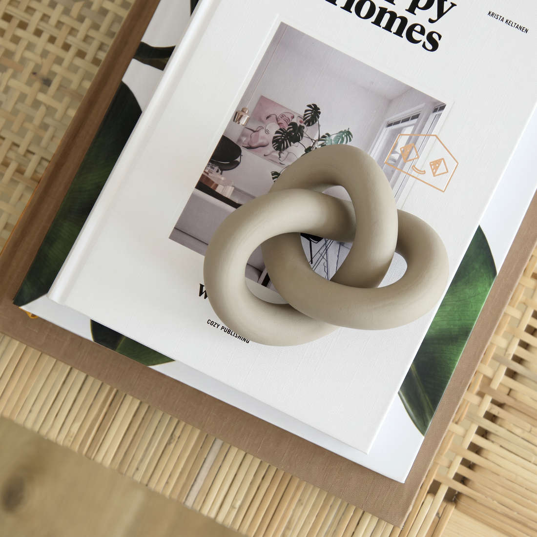 Knot Table Sand