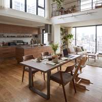 ACACIA DINING TABLE