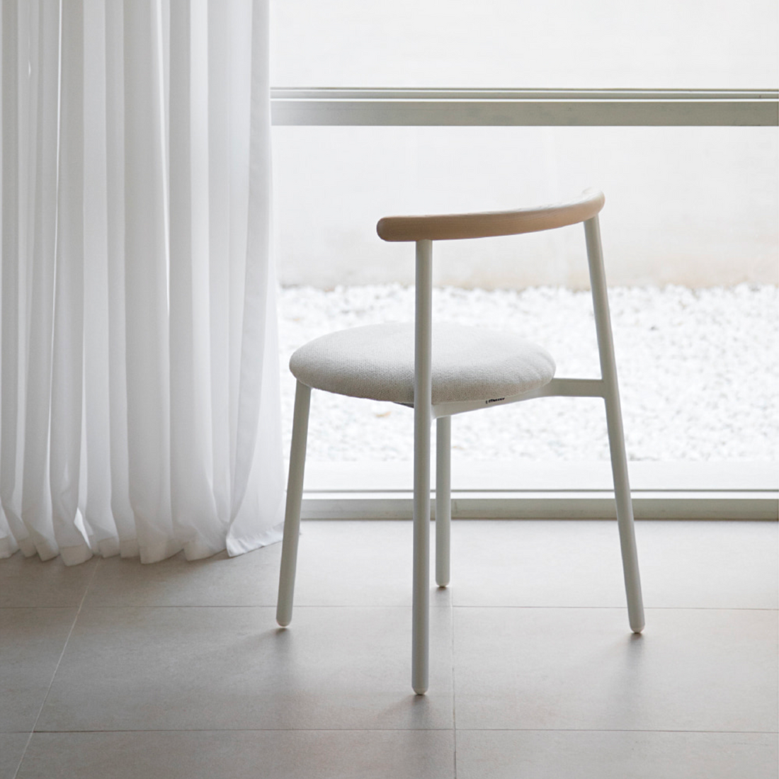 BOW CHAIR