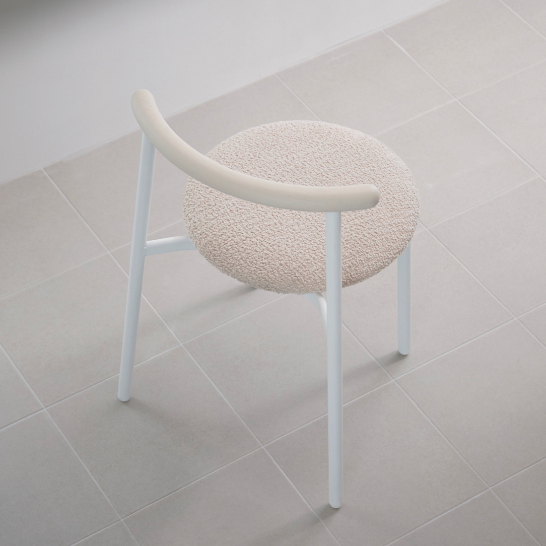 BOW CHAIR