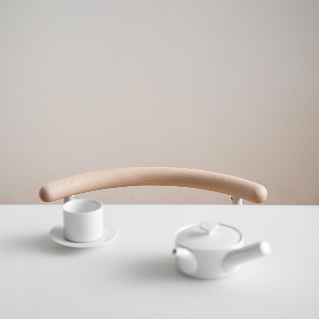BOW CHAIR
