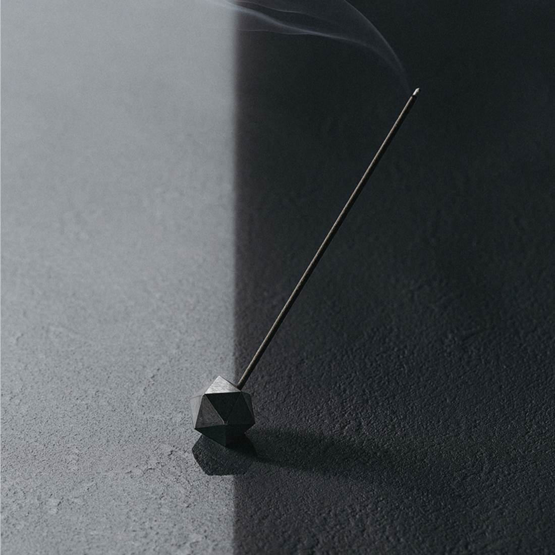 poly incence holder black