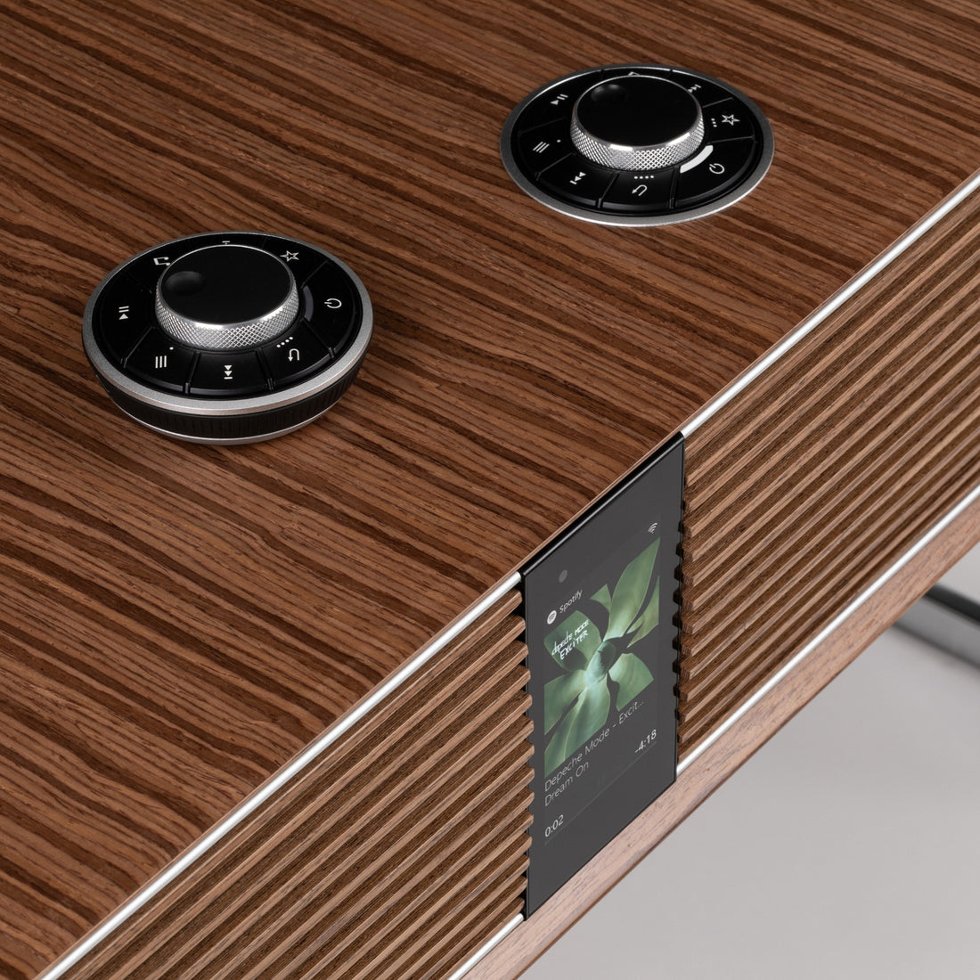 R810 High Fidelity Radiogram