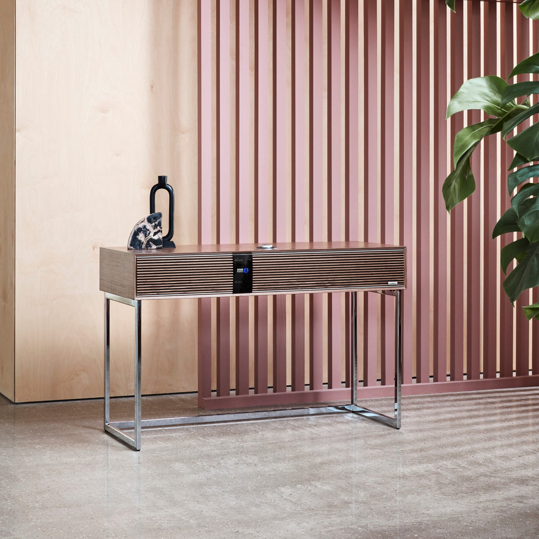 R810 High Fidelity Radiogram