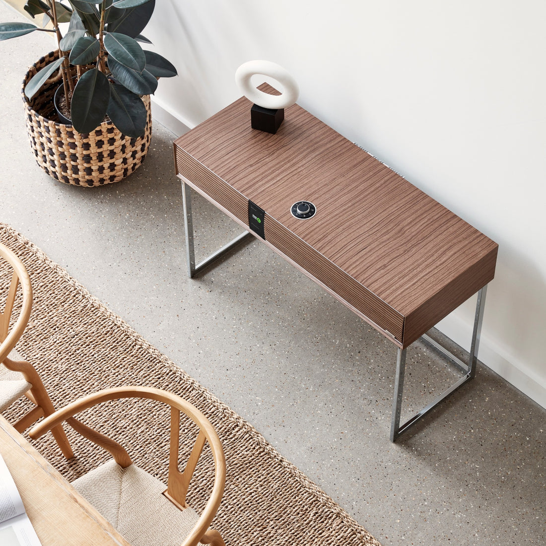 R810 High Fidelity Radiogram