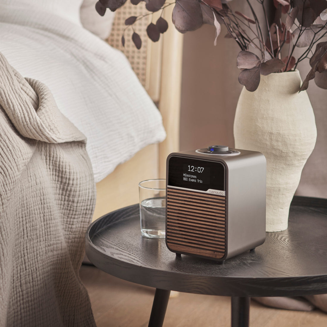 R1mk4 Deluxe Bluetooth Radio