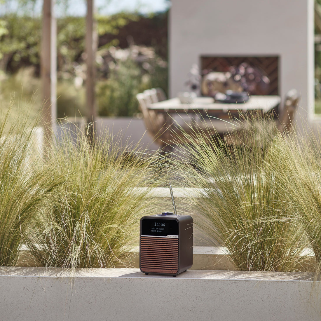 R1mk4 Deluxe Bluetooth Radio