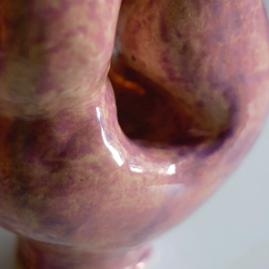 Hollow Athemys – Clay Vase