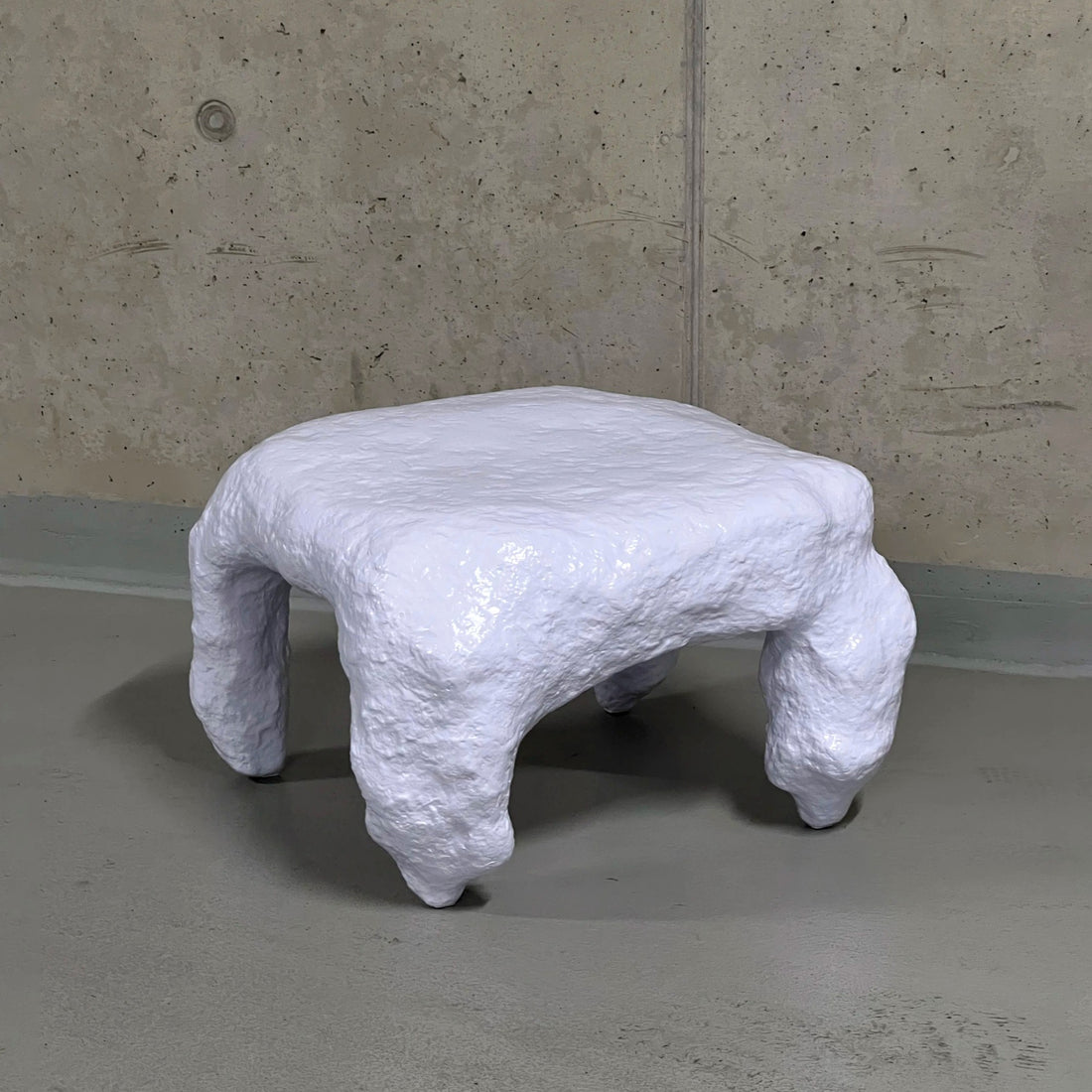 Tooth – Light Purple Papier-mâché Coffee Table