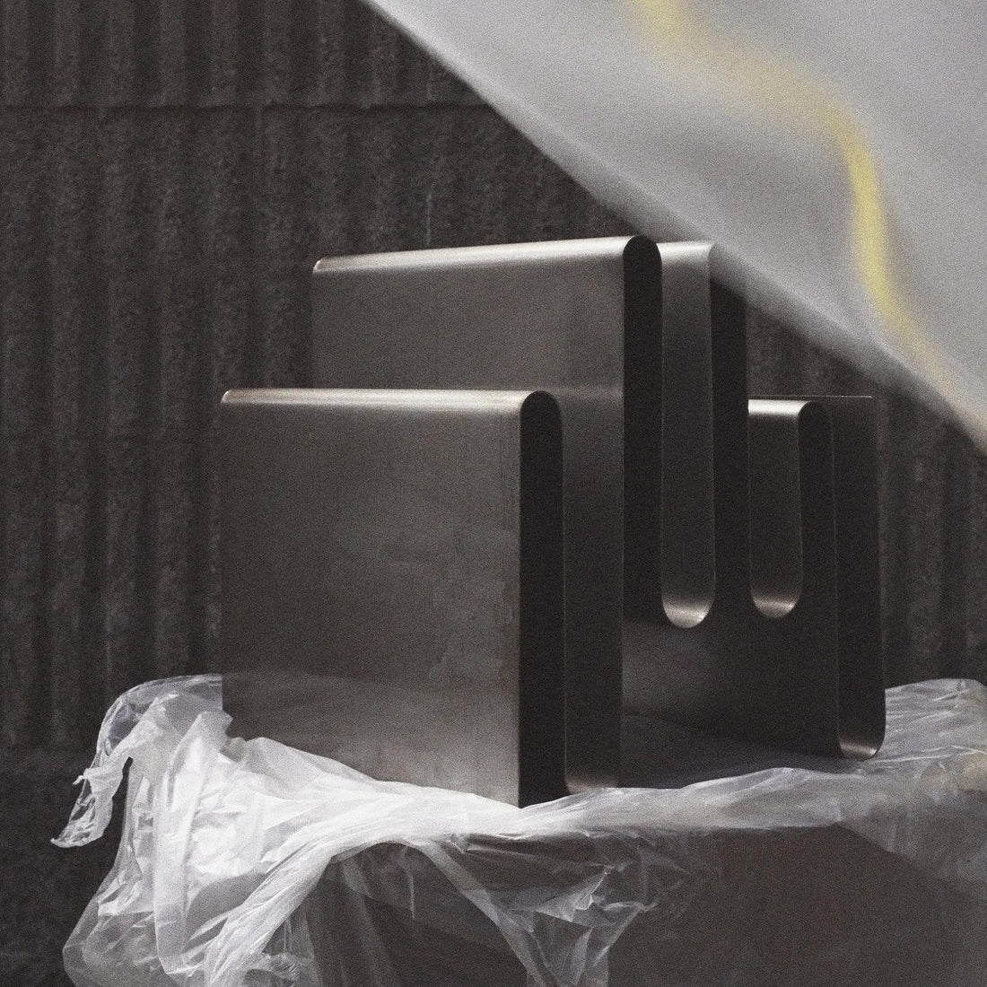 R001-01 – Stainless Steel Magazine Holder