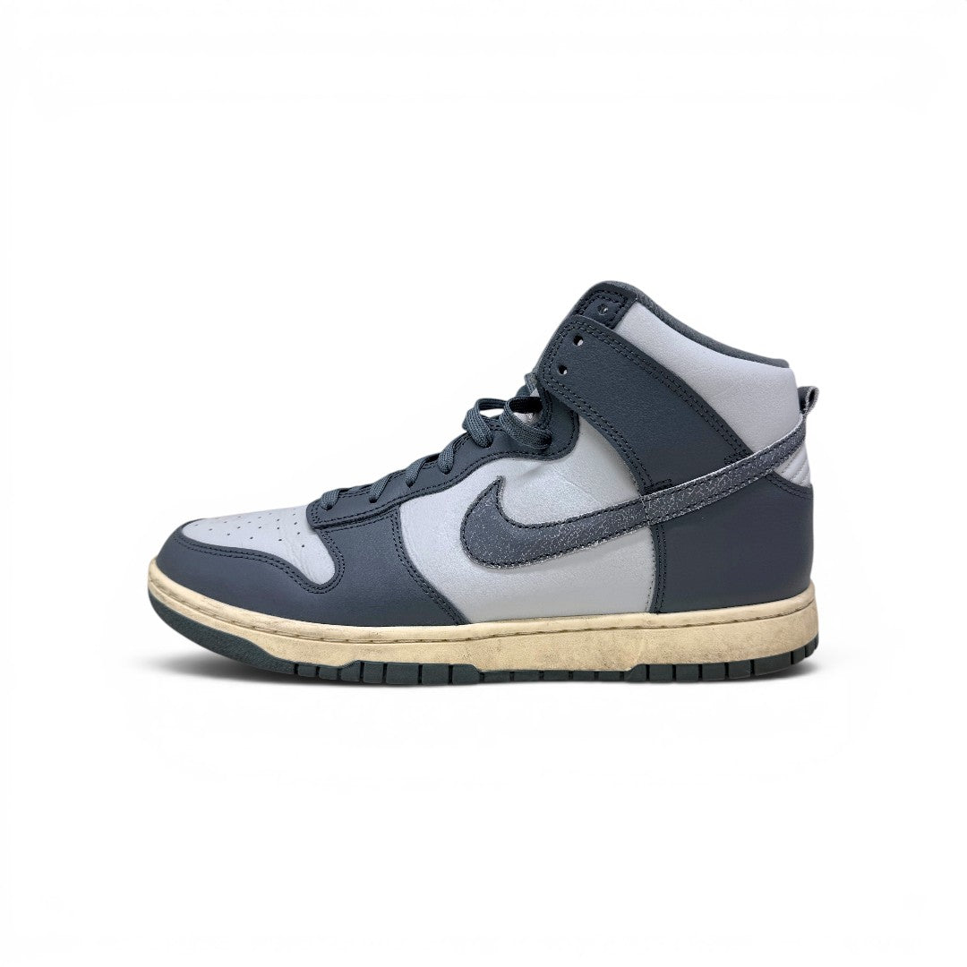 NIKE Dunk High Retro SE Vintage “Light Bone / Tumbled Grey” 28.0cm｜OKUBO MEGANE