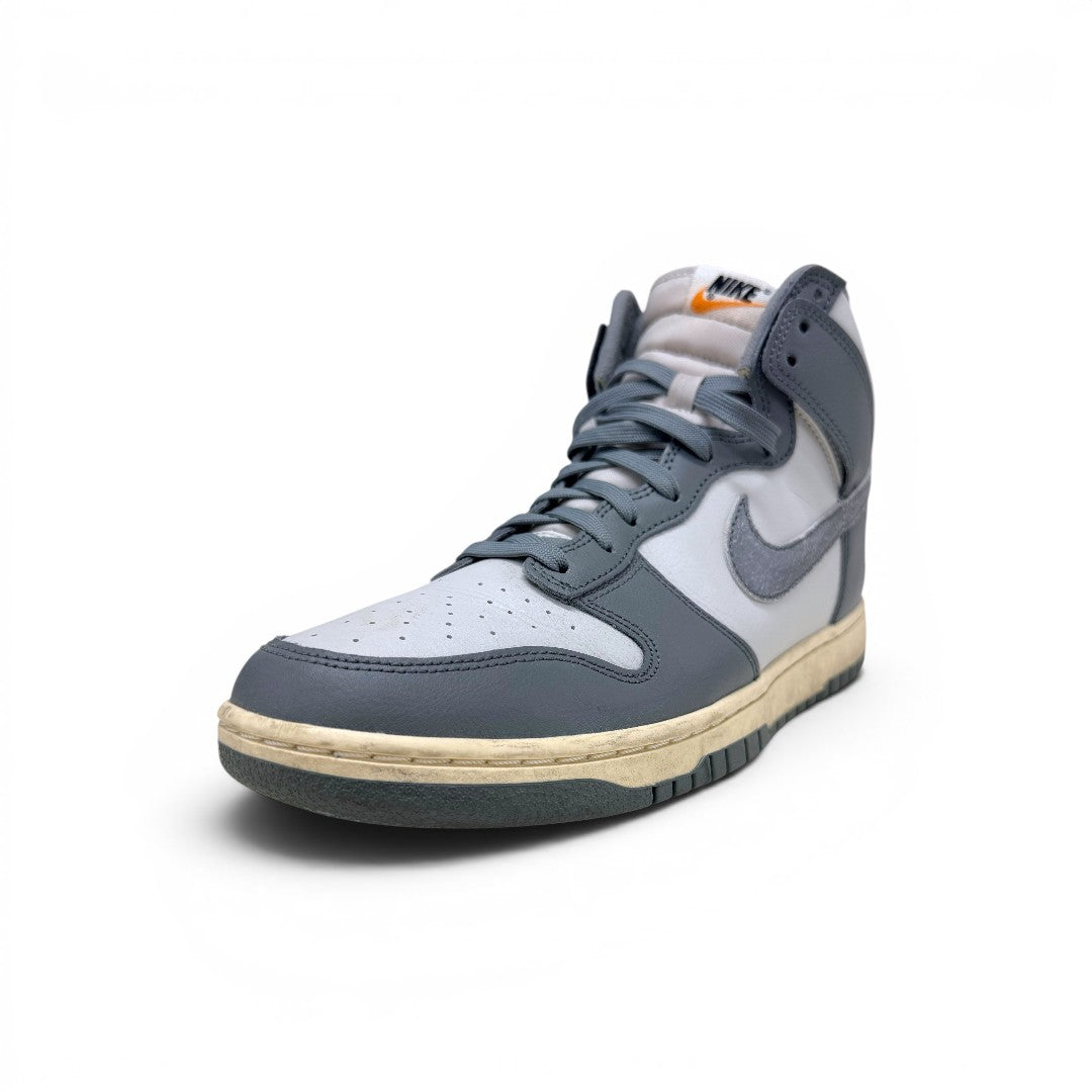 NIKE Dunk High Retro SE Vintage “Light Bone / Tumbled Grey” 28.0cm｜OKUBO MEGANE