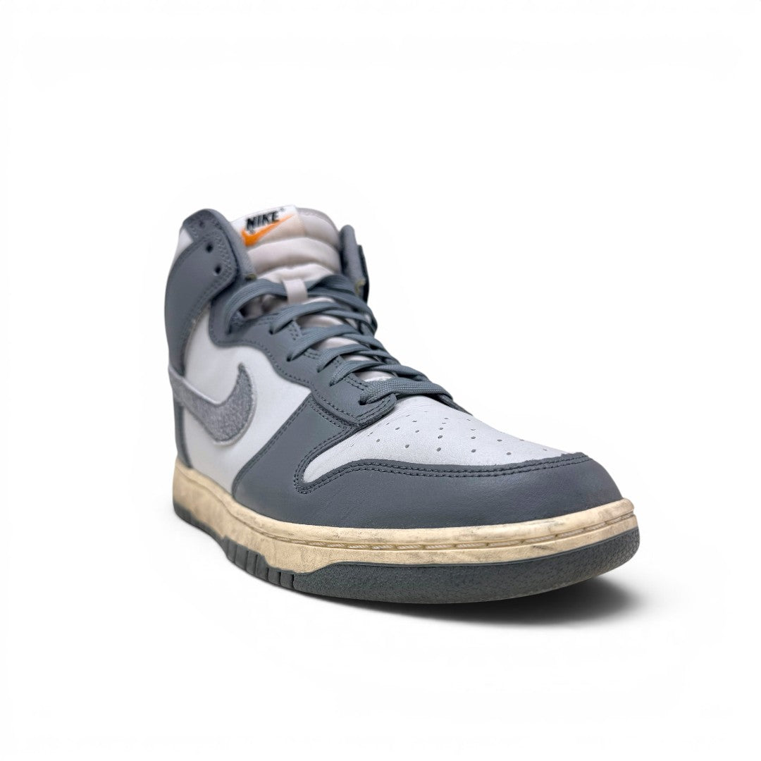 NIKE Dunk High Retro SE Vintage “Light Bone / Tumbled Grey” 28.0cm｜OKUBO MEGANE