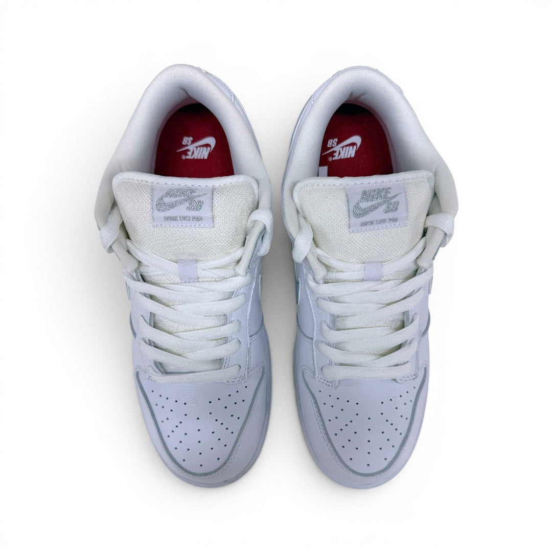NIKE SB × Supreme Dunk Low OG QS White / Metallic Silver 27.5cm｜OKUBO MEGANE