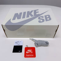 NIKE SB × Supreme Dunk Low OG QS White / Metallic Silver 27.5cm｜OKUBO MEGANE