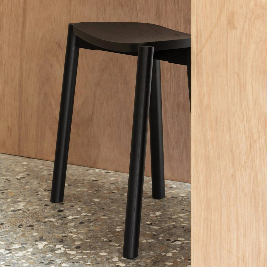 Tars Stool Ash Black