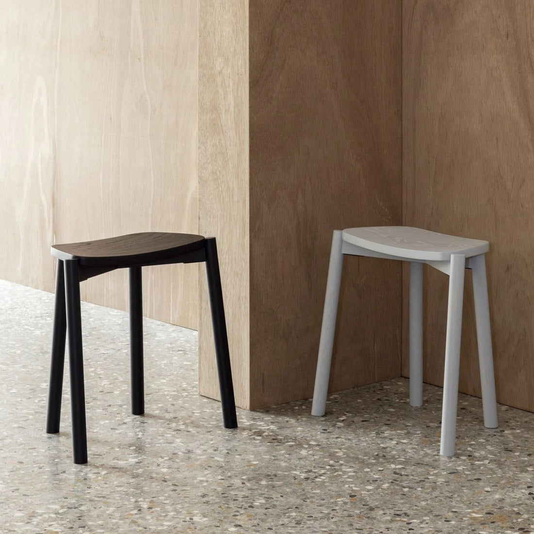 Tars Stool Ash Black