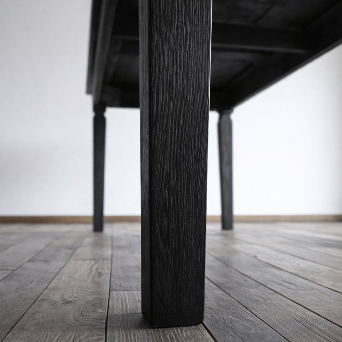 OBSIDIAN DINING TABLE TYPE A