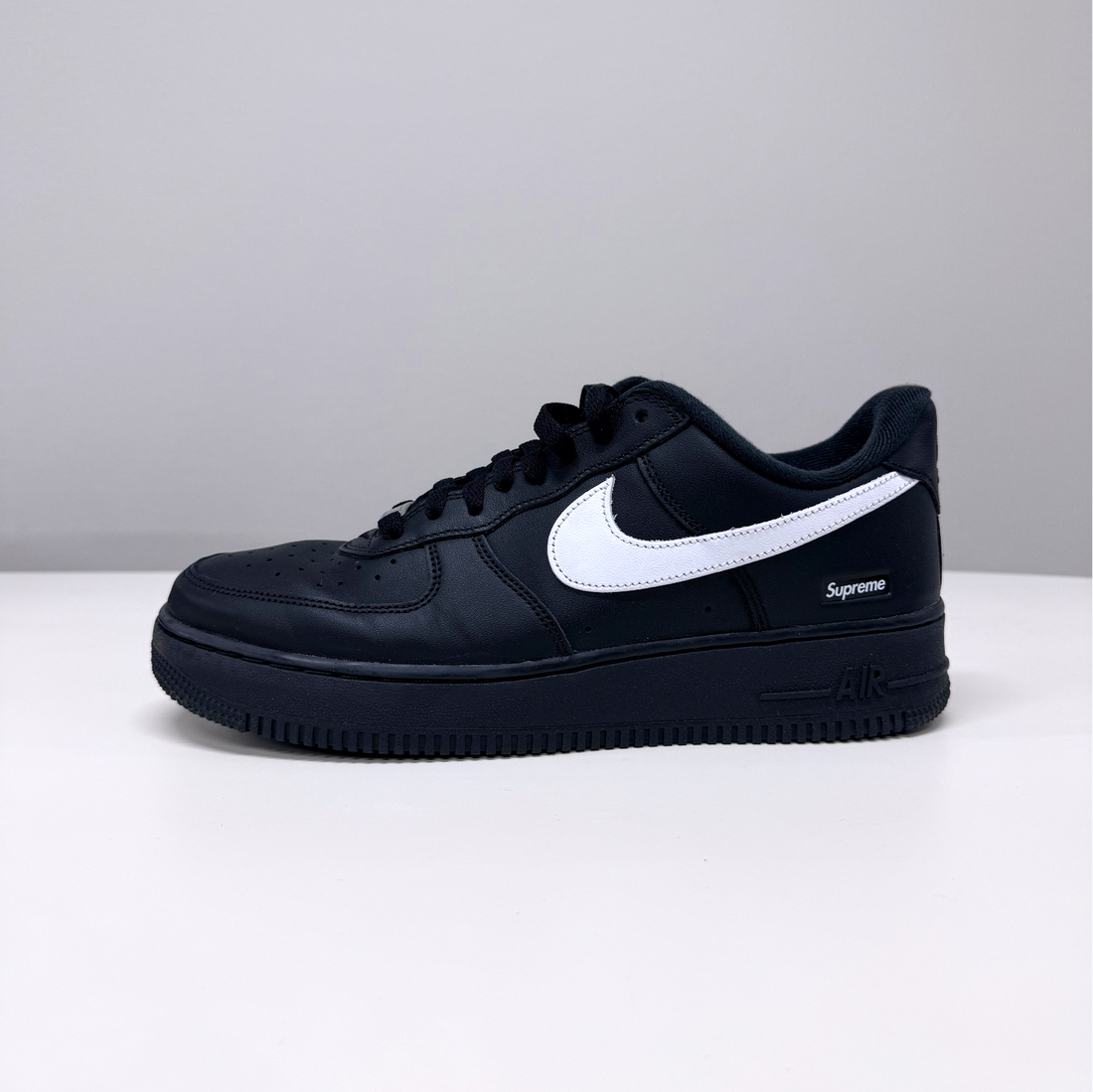 Supreme × Nike Air Force 1 Low SP “Black” 27.5cm｜OKUBO MEGANE