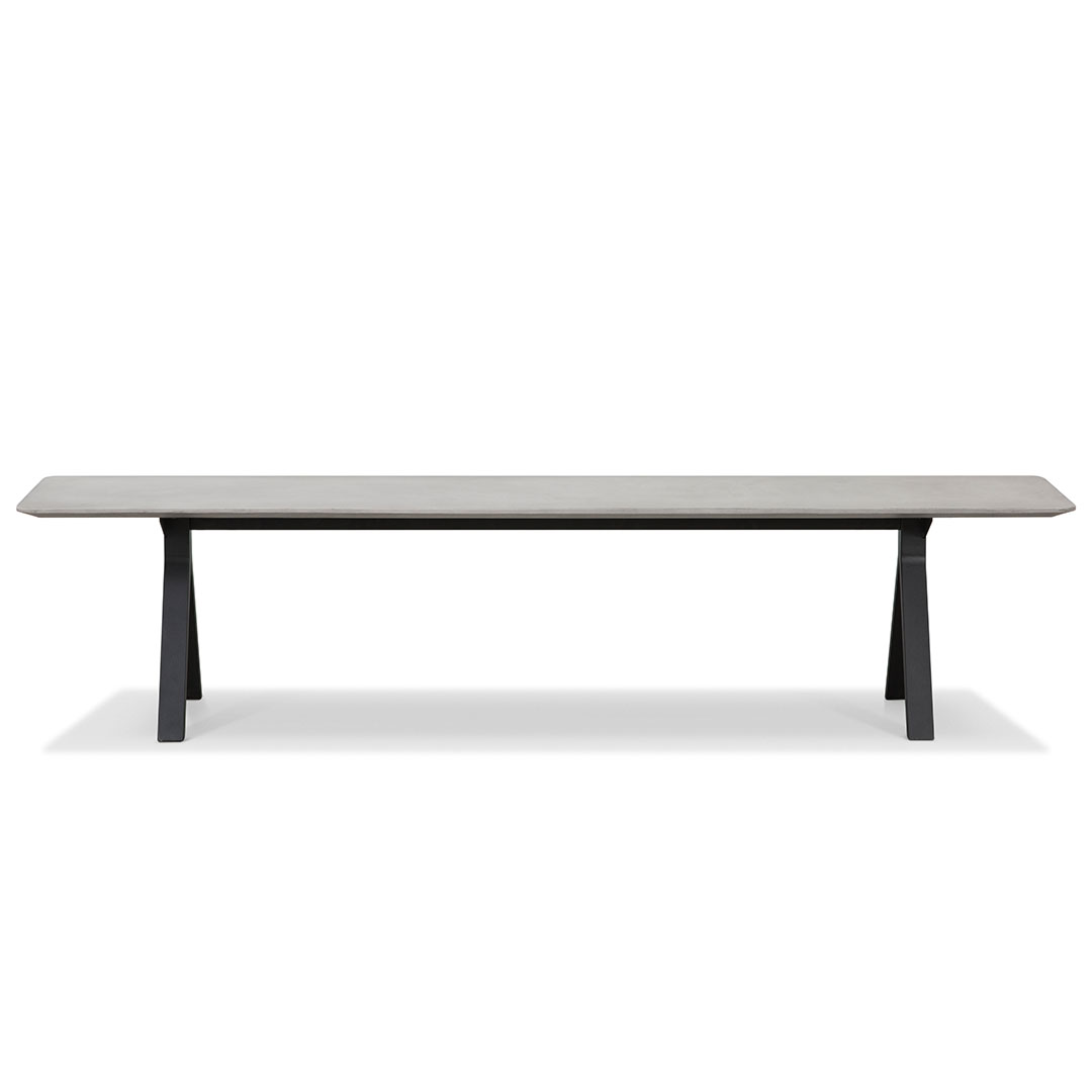 CONCRETE × IRON BENCH