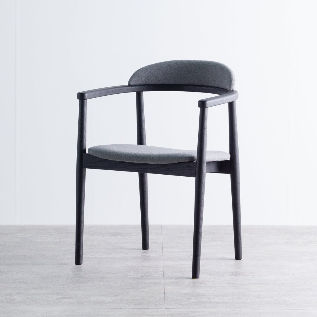 OAK WOOD × FABRIC CHAIR