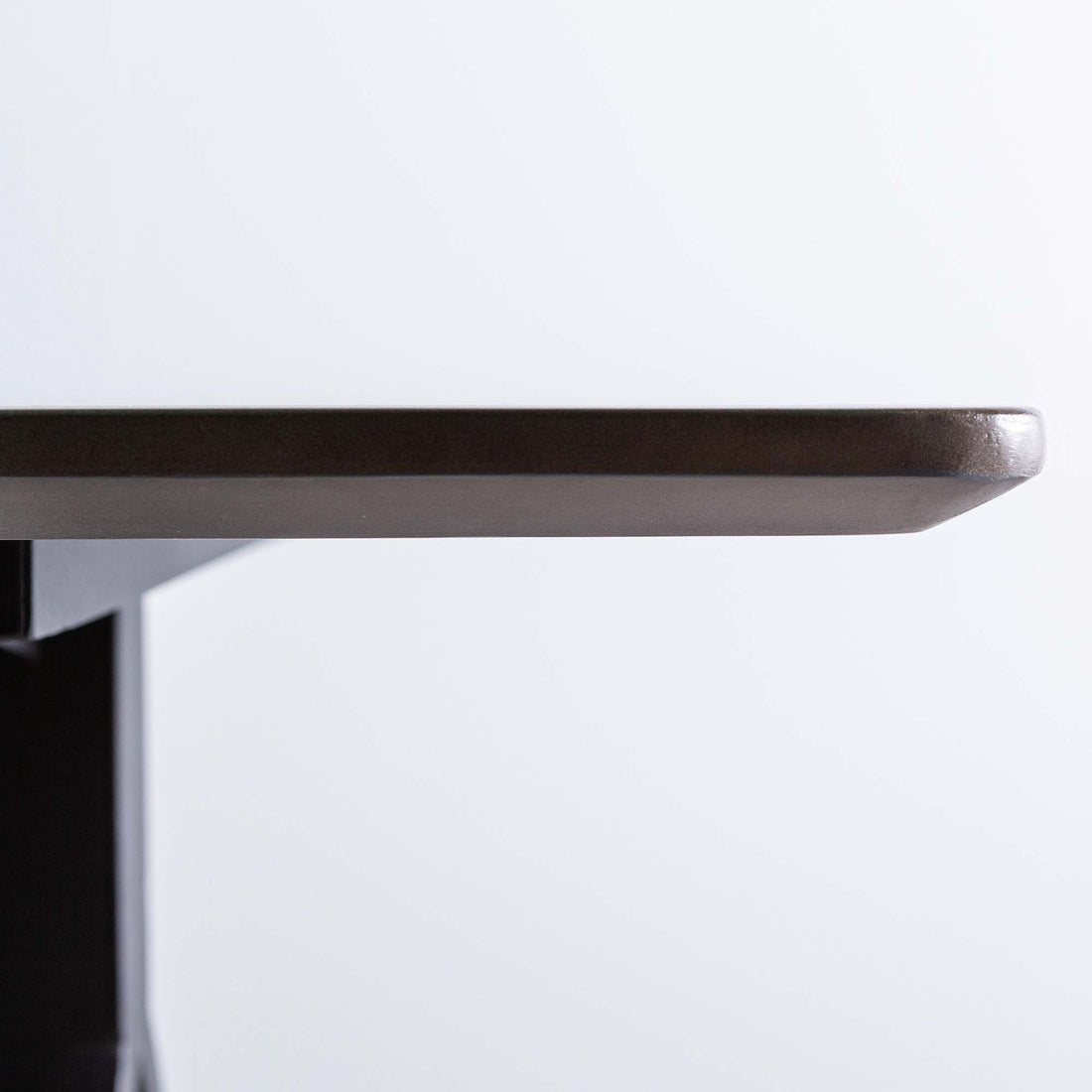 FIBER CONCRETE TABLE 220｜BLACK STEEL BASE